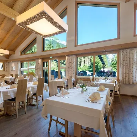 Готель Alpenresort Eienwaeldli 3*