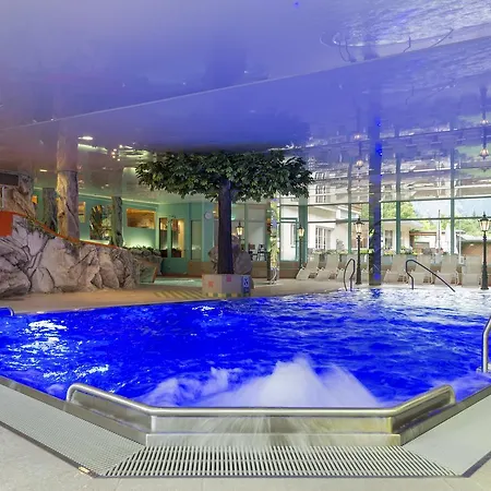 Alpenresort Eienwaeldli Готель