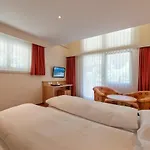 Alpenresort Eienwaeldli Otel