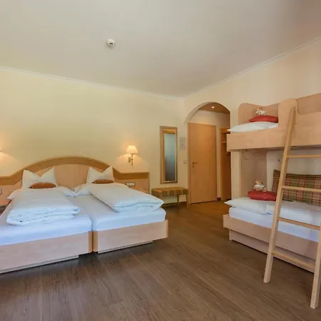 ホテル Alpenresort Eienwaeldli 3*