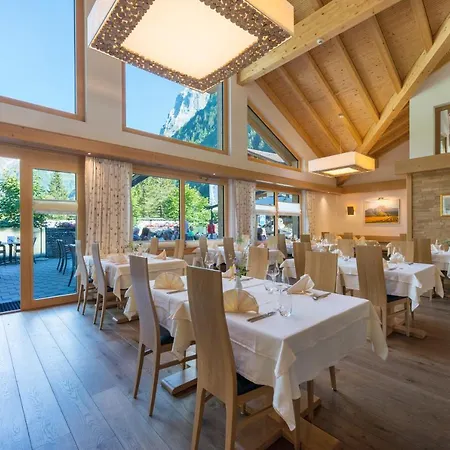 Alpenresort Eienwaeldli מלון 3*