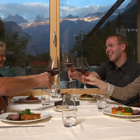 Alpenresort Eienwaeldli מלון 3*