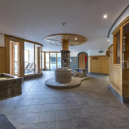 ホテル Alpenresort Eienwaeldli