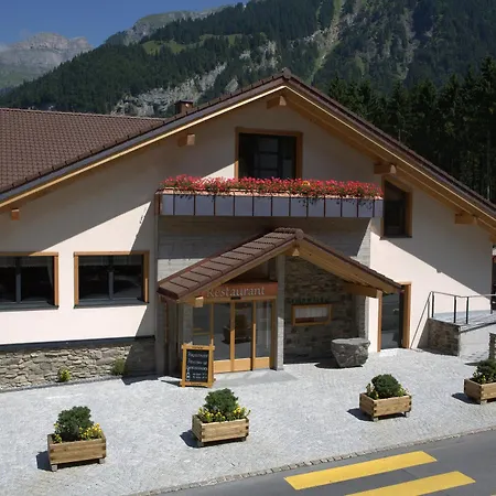 ホテル Alpenresort Eienwaeldli